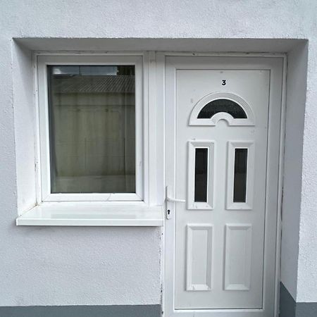 Ferienwohnung Jo Minosegu Lakasok Kivalo Kozlekedes Mellett Budapest Exterior foto