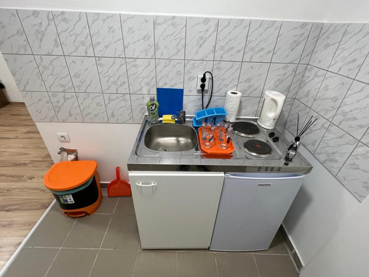 Ferienwohnung Jo Minosegu Lakasok Kivalo Kozlekedes Mellett Budapest Exterior foto