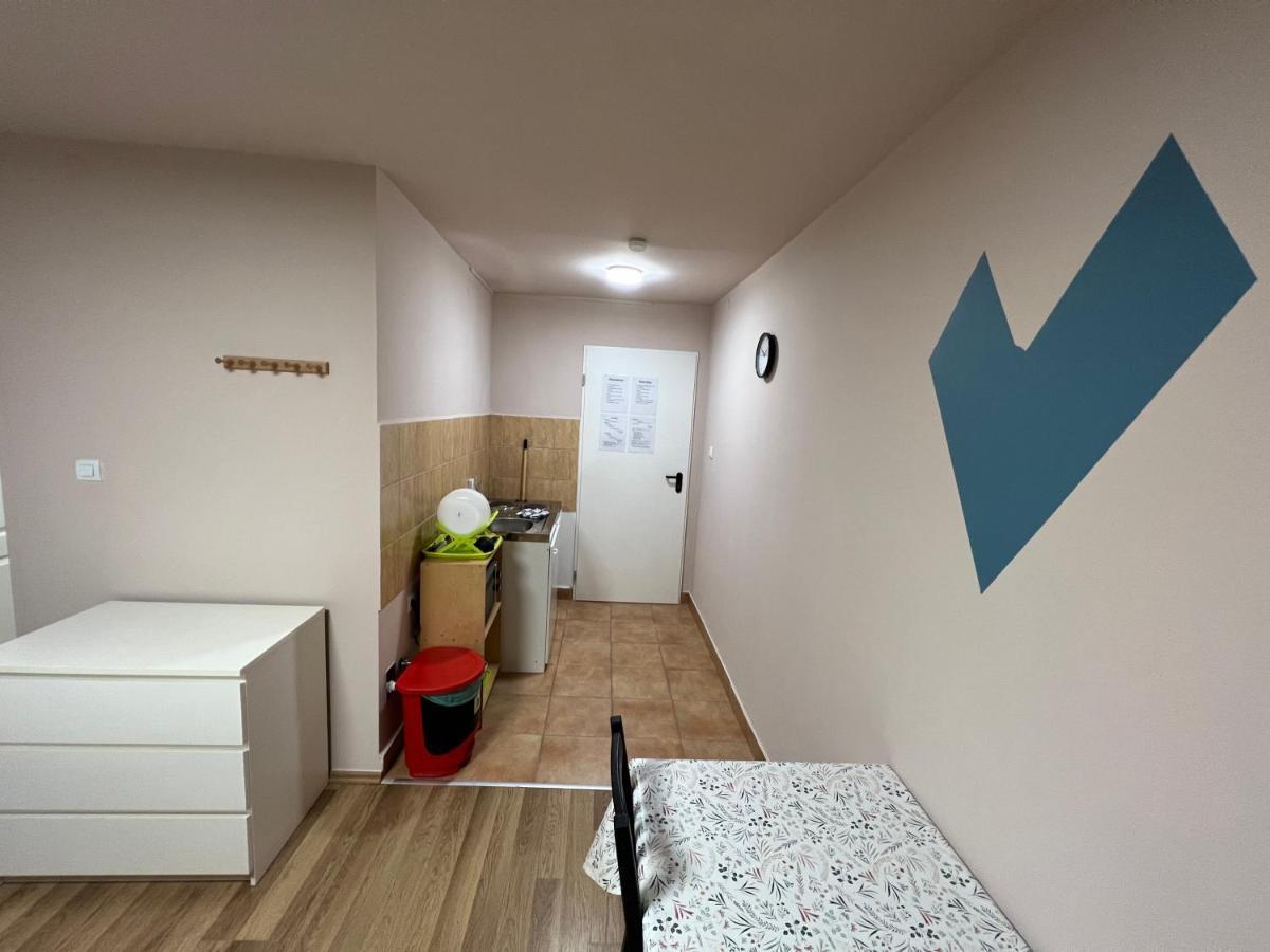Ferienwohnung Jo Minosegu Lakasok Kivalo Kozlekedes Mellett Budapest Exterior foto